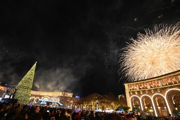 Շքեղ հրավառություն Հանրապետության հրապարակում - Sputnik Արմենիա