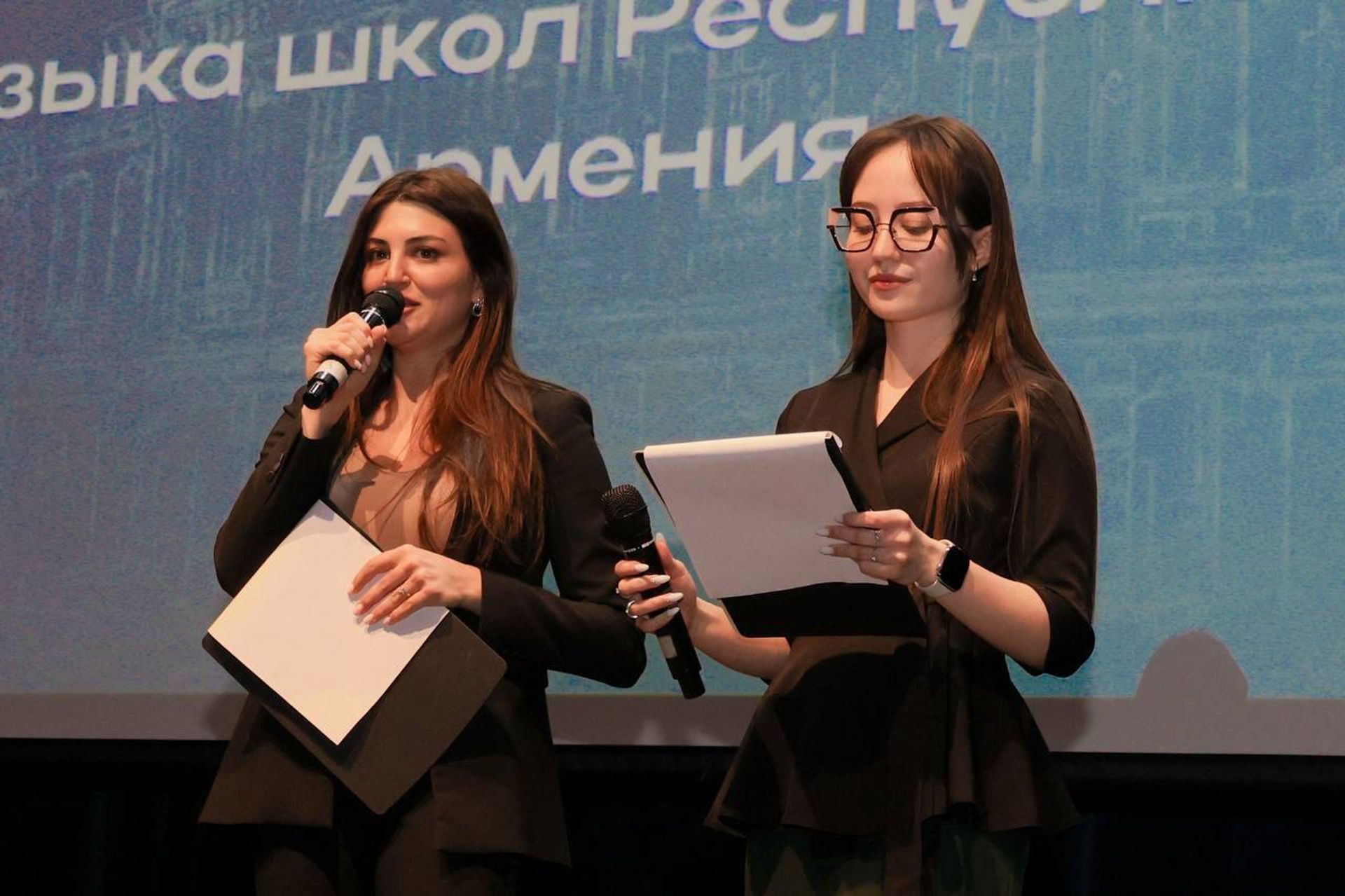 Торжественная церемония награждения учителей русского языка общеобразовательных школ Армении (16 декабря 2025). Ереван - Sputnik Արմենիա, 1920, 16.12.2025