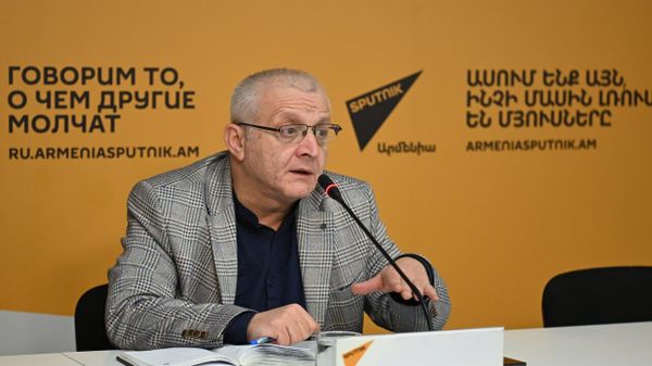 Սուրեն Սուրենյանց - Sputnik Արմենիա