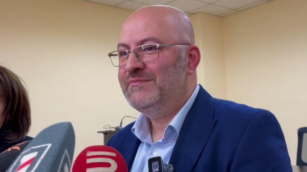Губернатор Ширака Давид Арушанян отвечает на вопросы журналистов (23 декабря 2025). Гюмри - Sputnik Армения