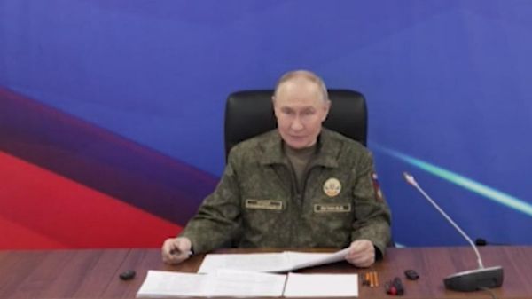 Владимир Путин провёл совещание по обстановке в зоне СВО в пункте управления Объединённой группировки войск - Sputnik Армения