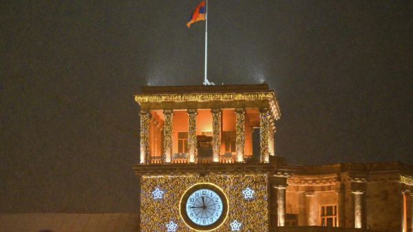 Ночной снегопад в Ереване - Sputnik Армения