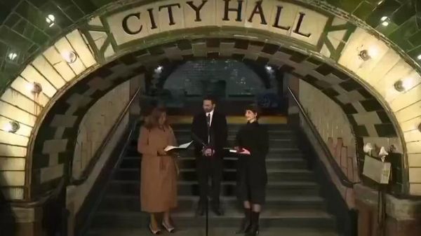 Новый мэр Нью-Йорка Зохран Мамдани принес присягу, впервые в истории города сделав это на Коране - Sputnik Արմենիա
