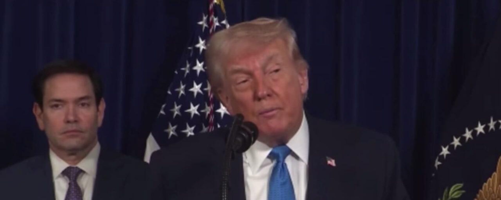 Дональд Трамп дает пресс-конференцию по Венесуэле - Sputnik Армения, 1920, 03.01.2026