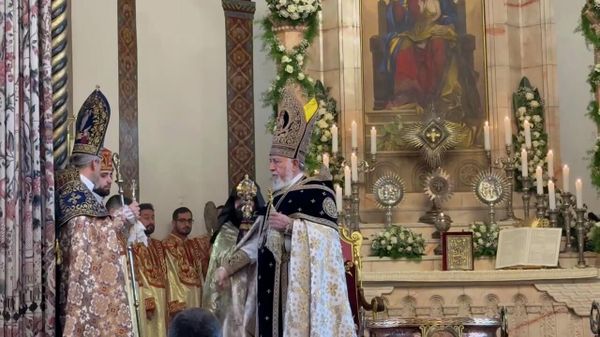Гарегин II проводит рождественскую литургию в Первопрестольном Эчмиадзине - Sputnik Армения