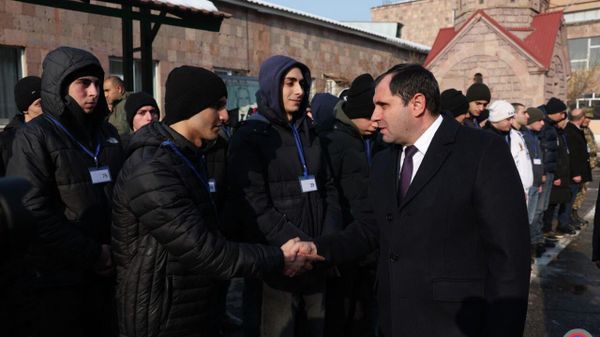 Սուրեն Պապիկյանն այցելել է ՊՆ կենտրոնական հավաքակայան - Sputnik Արմենիա