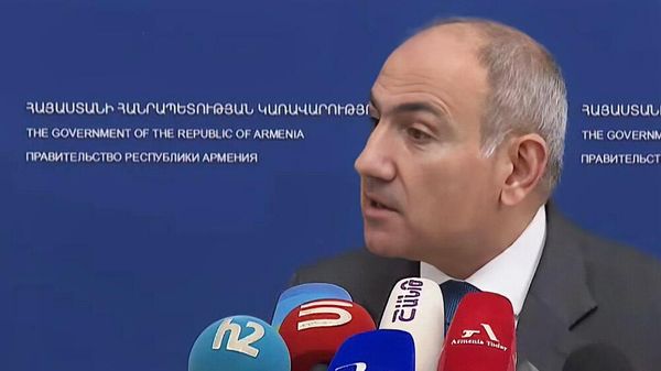 Премьер-министр Никол Пашинян проводит брифинг (9 января 2026). Еревaн - Sputnik Армения