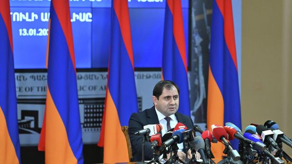 Սուրեն Պապիկյանն ասուլիսին - Sputnik Արմենիա