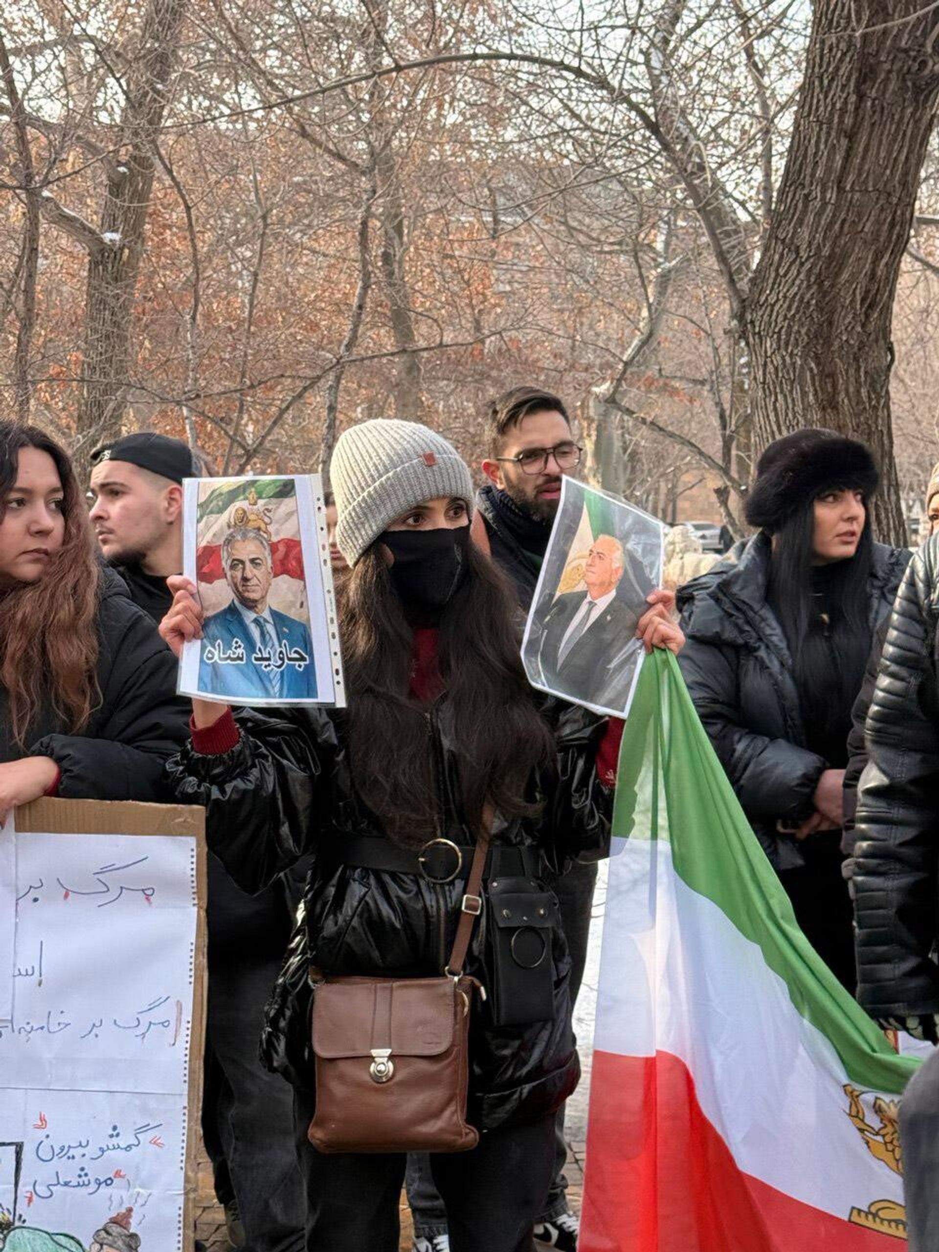 Акция протеста иранцев перед зданием посольства Ирана в Армении (17 января 2026). Еревaн - Sputnik Արմենիա, 1920, 17.01.2026