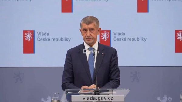 Премьер Чехии купил глобус, чтобы найти Гренландию, и оценил время подлёта Орешника до острова - Sputnik Армения