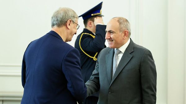 Премьер-министр Никол Пашинян принял бизнесмена Владимира Евтушенкова (20 января 2026). Ереван - Sputnik Армения