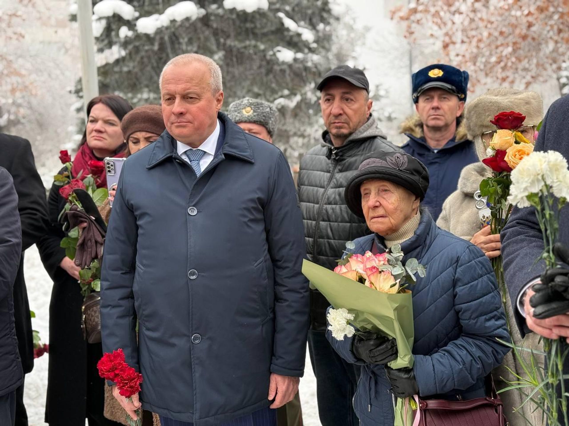 Посол России Сергей Копыркин во время церемонии возложения цветов к памятнику Детям блокадного Ленинграда (27 января 2026). Еревaн - Sputnik Армения, 1920, 27.01.2026