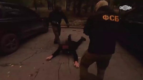 В Донецке с поличным задержали мужчину, который дал взятку сотрудникам ФСБ - Sputnik Армения