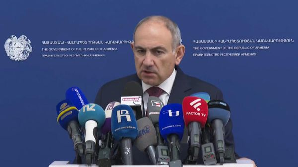 Премьер-министр Никол Пашинян проводит брифинг после заседания правительства (29 января 2026). Еревaн - Sputnik Армения