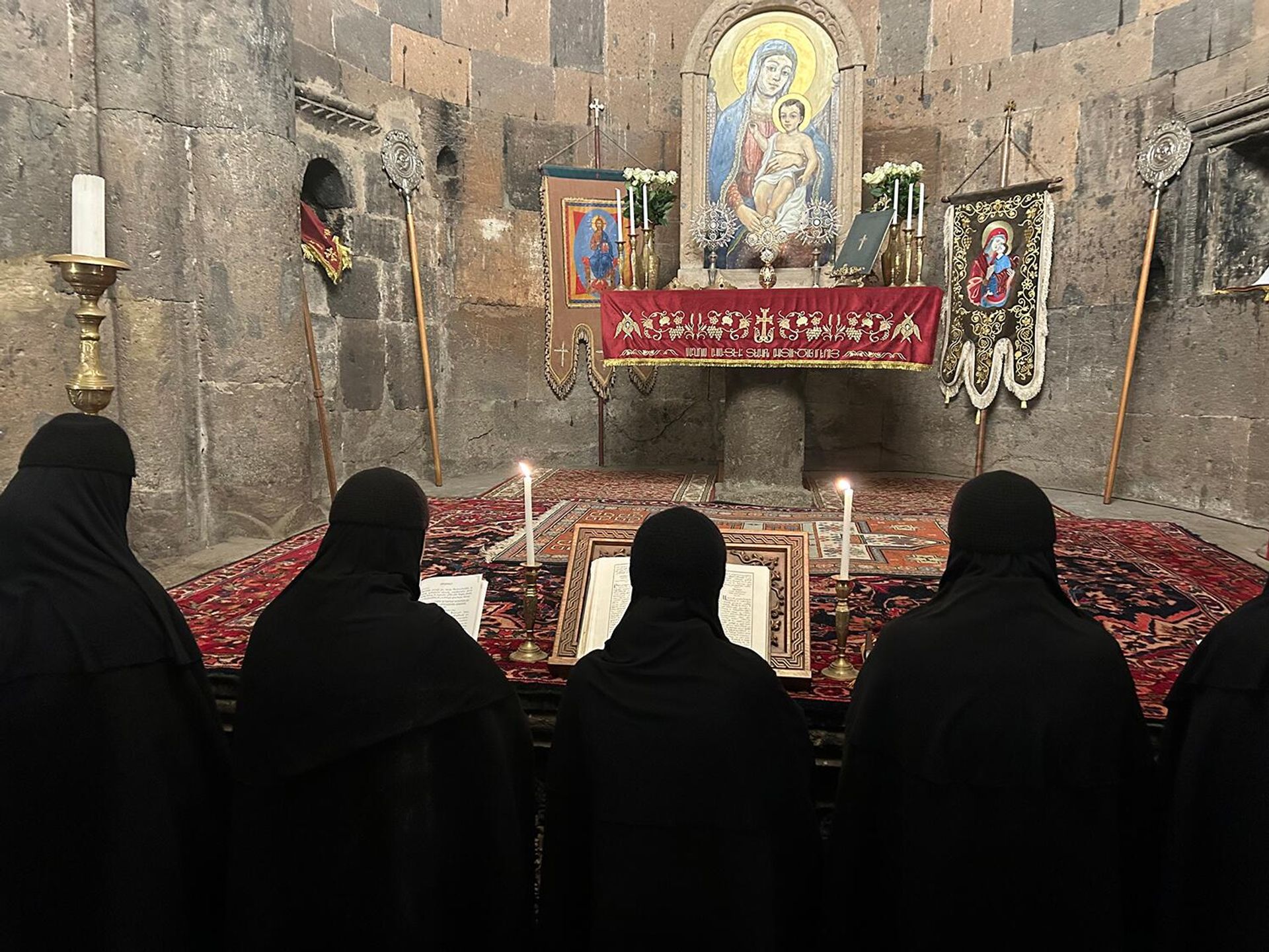 Совместная молитва за арестованных духовников в Сахмосаванке (29 января 2026). Арагацотн - Sputnik Армения, 1920, 29.01.2026
