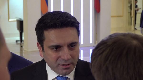 Ален Симонян отвечает на вопросы прессы - Sputnik Արմենիա