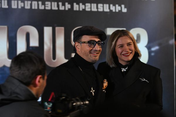 Երգահան, հաղորդավար Ավետ Բարսեղյանը և իր կինը՝ Անին - Sputnik Արմենիա