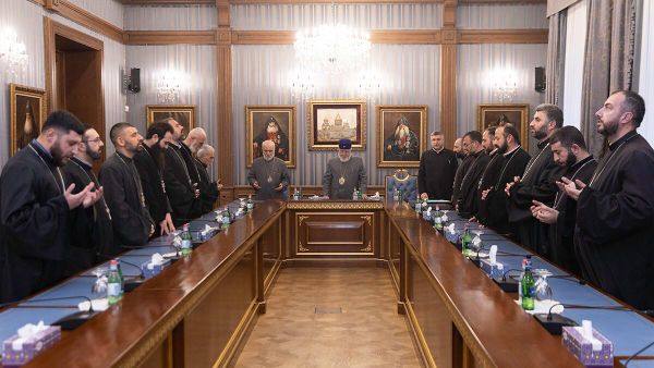 Католикос Гарегин II принял духовенство Вооруженных сил Армении (7 февраля 2026). Эчмиадзин - Sputnik Армения