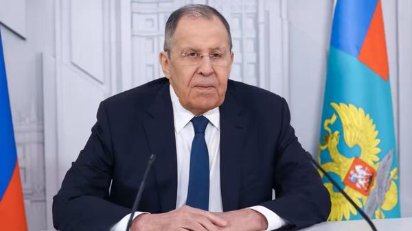 Россия работает над созданием в Евразии архитектуры равной и неделимой безопасности - Лавров - Sputnik Армения
