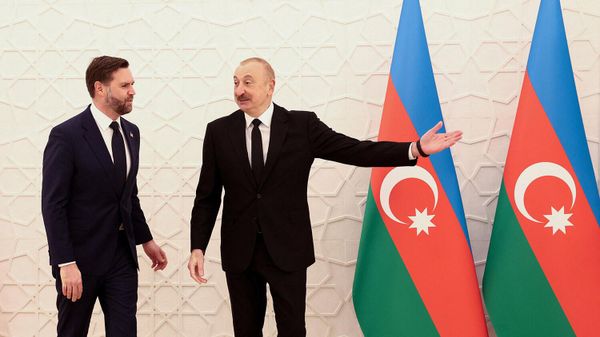 Вице-президент США Джей Ди Вэнс встречается с президентом Азербайджана Ильхамом Алиевым в президентской резиденции Загульба (10 февраля 2026). Баку - Sputnik Армения