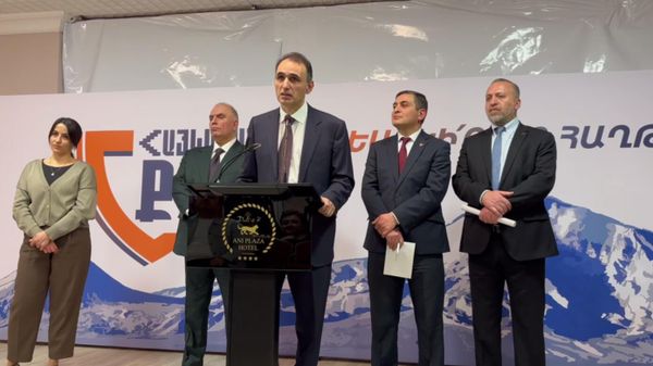 Ավետիք Չալաբյան
 - Sputnik Արմենիա