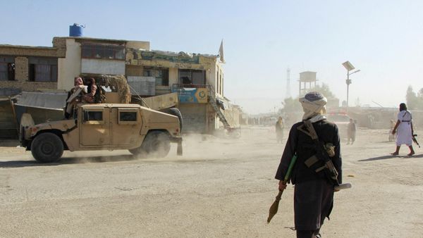Боевики афганского Талибана патрулируют территорию на афгано-пакистанской границе - Sputnik Армения