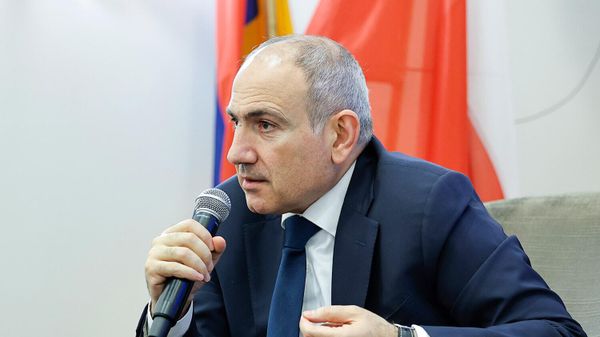 Премьер-министр Никол Пашинян посетил Польский институт международных дел и провел встречу с иностранными послами, дипломатами и представителями аналитических центров (25 февраля 2026). Варшава - Sputnik Армения