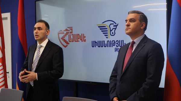 Ավետիք Չալաբյանն ու Արման Թաթոյանը - Sputnik Արմենիա
