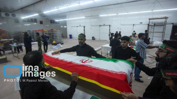 Подготовка к похоронам погибших в начальной школе для девочек Минаб (3 марта 2026). Иран - Sputnik Армения
