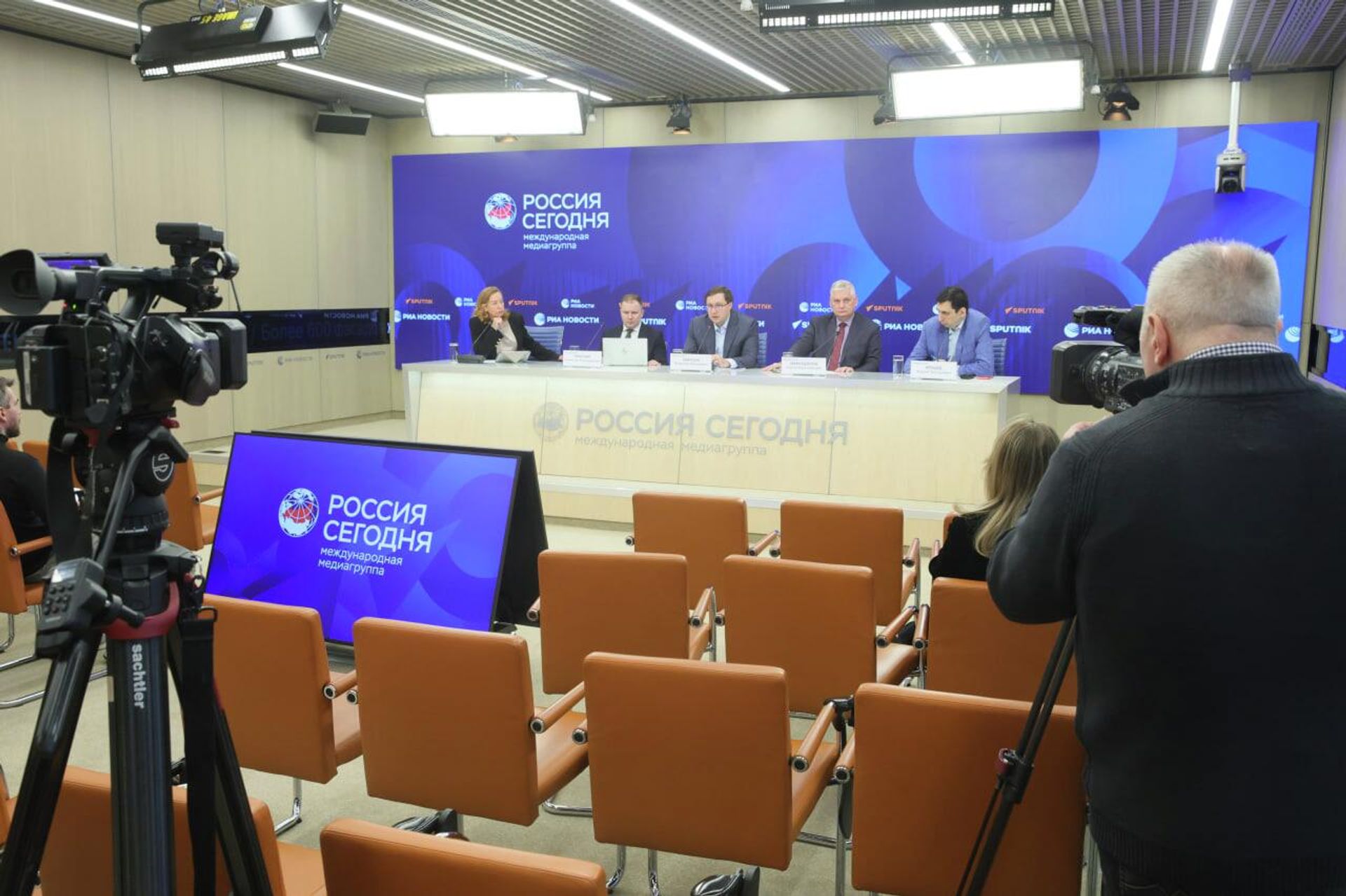 Участники круглого стола (11 марта 2026). Москва - Sputnik Армения, 1920, 11.03.2026
