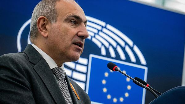 Премьер-министр Никол Пашинян во время выступления в Европейском парламенте (11 марта 2026). Страсбург - Sputnik Армения
