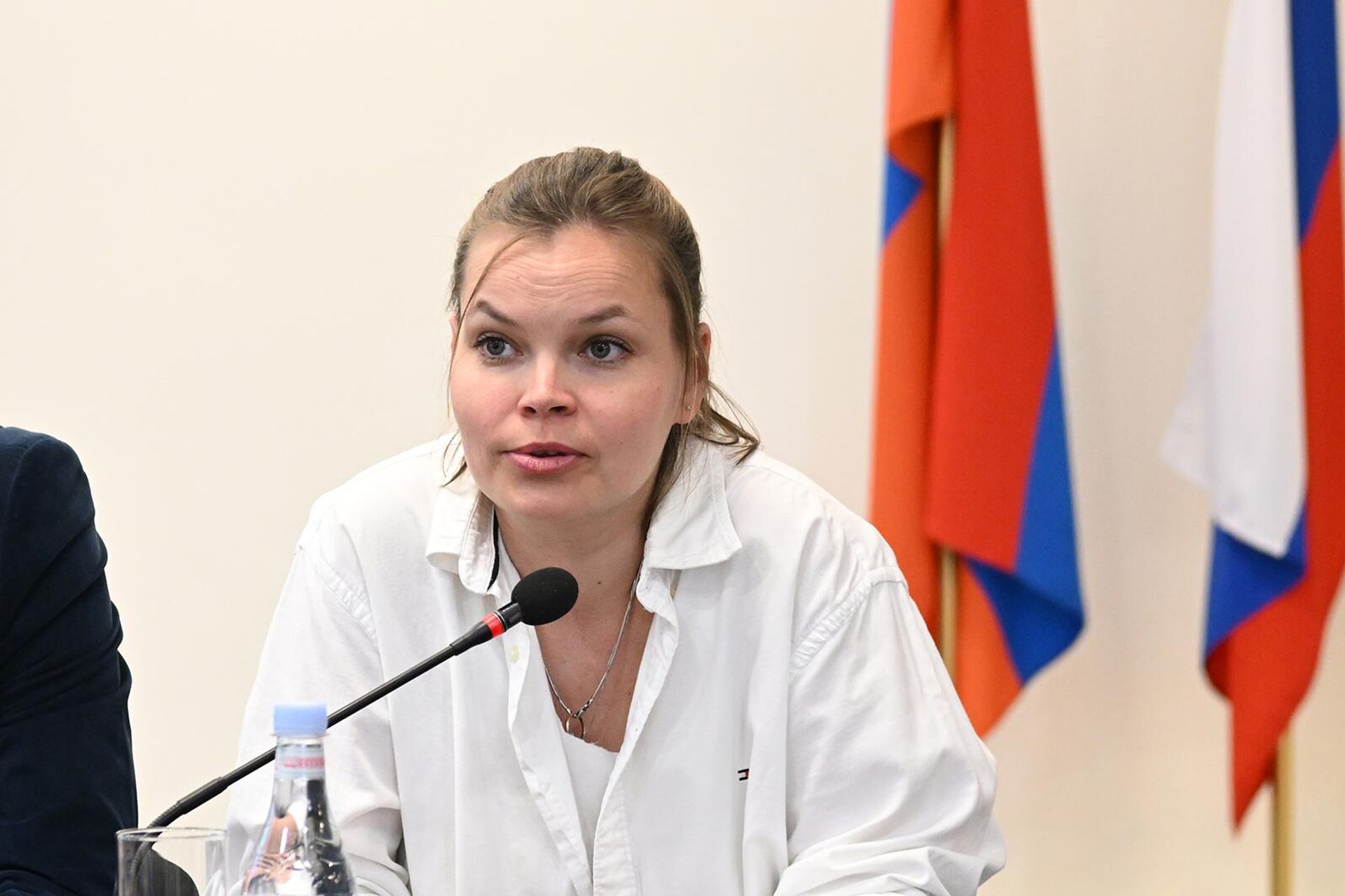 Екатерина Андреева во время пресс-конференции в преддверии старта нового проекта Первый Ереванский турнир по литературным дебатам имени Сильвы Капутикян среди школьников (11 марта 2026). Еревaн - Sputnik Армения, 1920, 11.03.2026