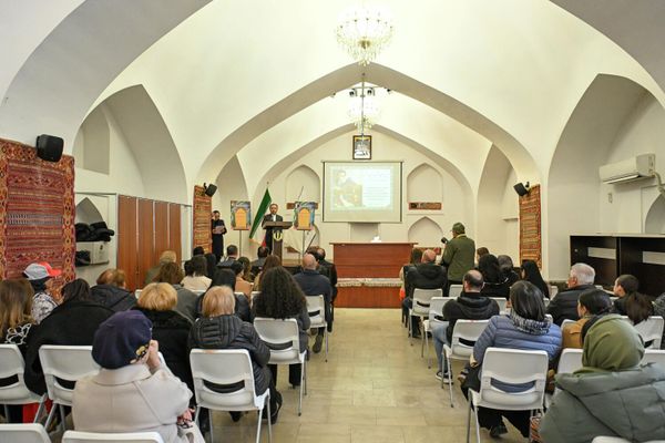 Կապույտ մզկիթում նշվեց Եղիշե Չարենցի 129–ամյակը - Sputnik Արմենիա