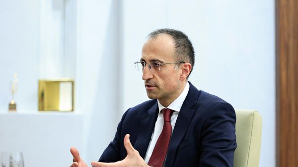 Министр труда и соцзащиты Арсен Торосян во время рабочего совещания с премьер-министром (17 марта 2026). Еревaн(17 марта 2026). Еревaн - Sputnik Армения