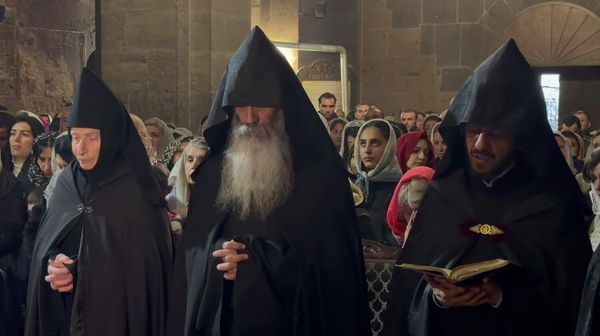 Армянские священники Арагацотнской и Масиатонской епархий вознесли совместную молитву в селе Мугни - Sputnik Армения