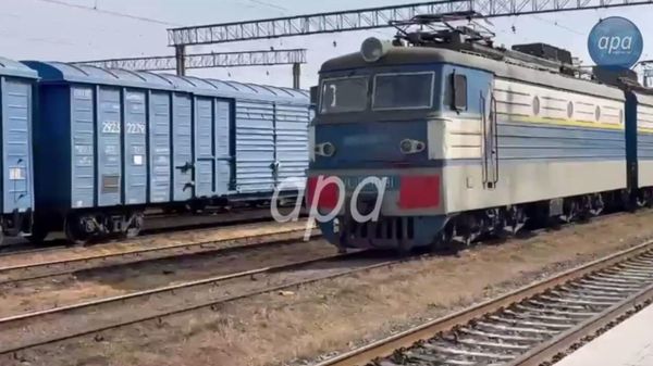 Через территорию Азербайджана транзитом в Армению отправлены 4 вагона удобрений и 1 вагон гречихи. - Sputnik Армения