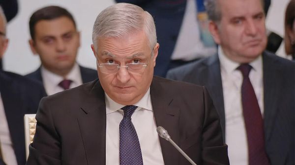 Вице-премьер Армении Мгер Григорян на заседании Евразийского межправительственного совета (27 марта 2026). Шымкент Вице-премьер Армении Мгер Григорян на заседании Евразийского межправительственного совета (27 марта 2026). Шымкент - Sputnik Армения