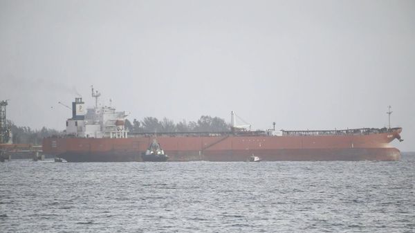 Российский танкер Анатолий Колодкин со 100 тыс. тонн нефти прибыл на Кубу - Sputnik Армения