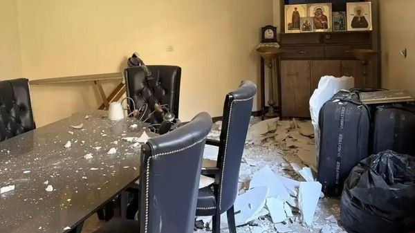 Свято-Николаевский Православный Собор в Тегеране поврежден в результате двух ракетных ударов (1 апреля 2026). Иран - Sputnik Армения