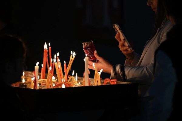 Մոմավառություն Մայր տաճարում - Sputnik Արմենիա