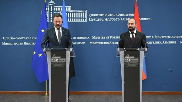 Пресс-конференция глав МИД Армении и Эстонии Арарата Мирзояна и Маргуса Цахкны по итогам встречи (10 апреля 2026). Ереван - Sputnik Армения