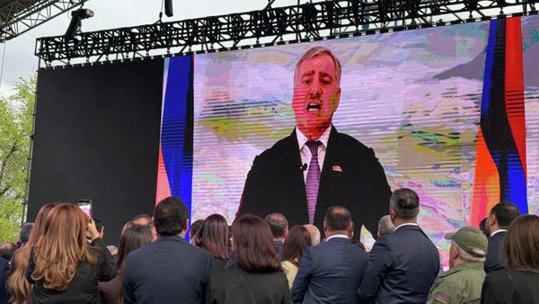 Митинг в поддержку Самвела Карапетяна на площади Свободы (11 апреля 2026). Еревaн - Sputnik Армения