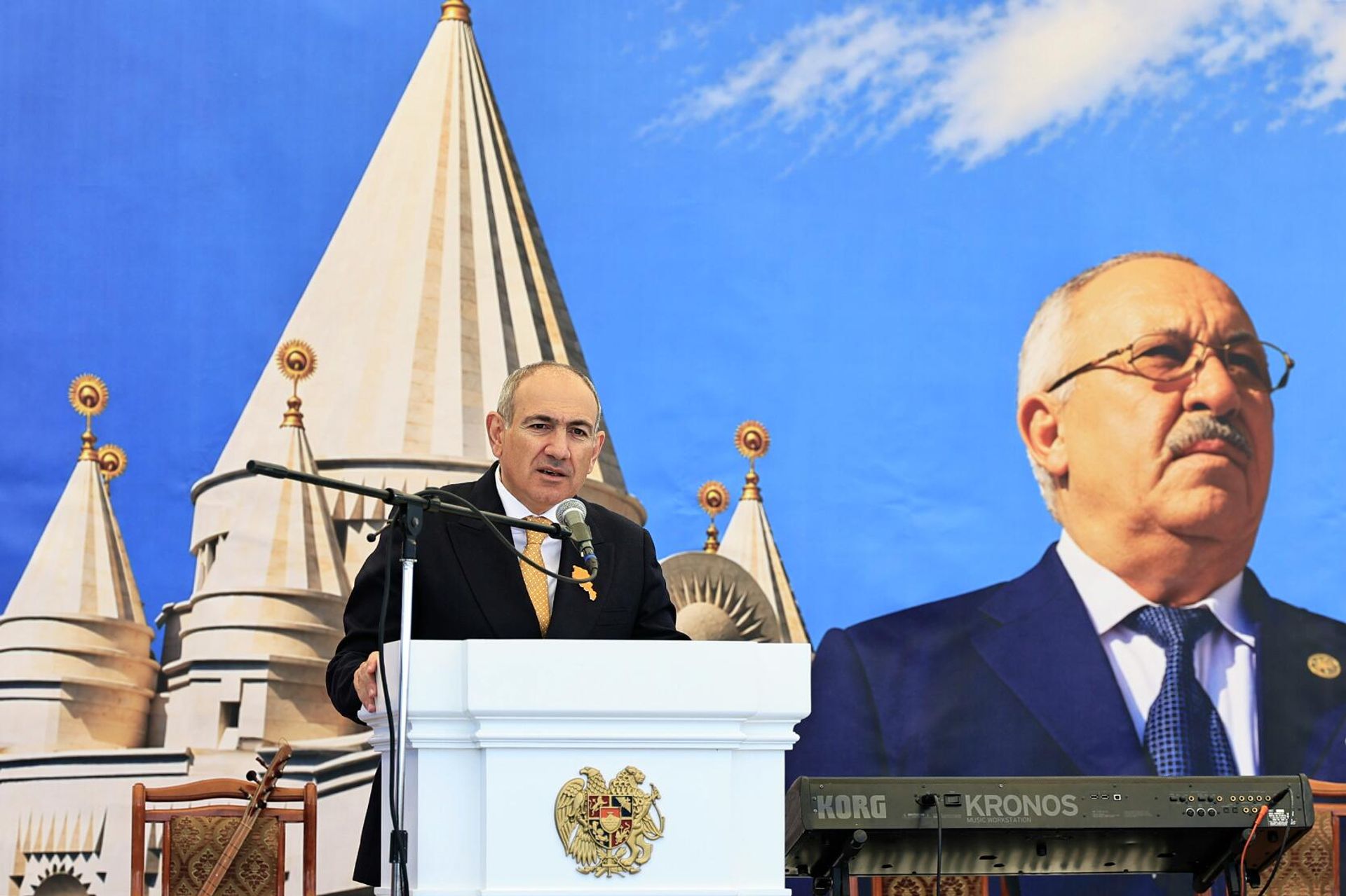 Премьер-министр Никол Пашинян присутствовал на новогоднем мероприятии езидской общины Армении (15 апреля 2026). Акналич - Sputnik Армения, 1920, 15.04.2026