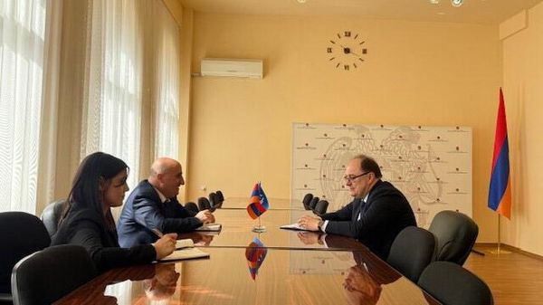  Եվգենի Կոզյակի և Վահագն Հովակիմյանի հանդիպումը - Sputnik Արմենիա