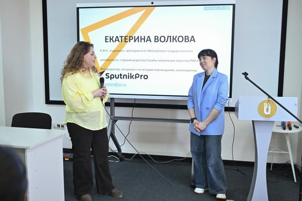 Եկատերինա Վոլկովան SputnikPro-ի «Լուսանկարչությունը&#x60; որպես ժամանակակից մուլտիմեդիա տեղեկատվական ռեսուրսի հիմնական բաղադրիչ. բիլդ-խմբագրի աշխատանքը» թեմայով դասընթացի ժամանակ - Sputnik Արմենիա