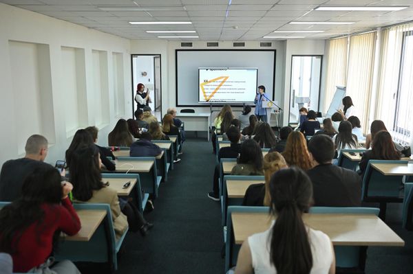 SputnikPro-ի «Լուսանկարչությունը&#x60; որպես ժամանակակից մուլտիմեդիա տեղեկատվական ռեսուրսի հիմնական բաղադրիչ. բիլդ-խմբագրի աշխատանքը» թեմայով դասընթացի մասնակիցները - Sputnik Արմենիա