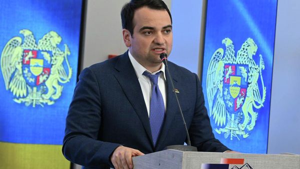 Нарек Карапетян на съезде партии Сильная Армения (21 апреля 2026). Еревaн - Sputnik Армения