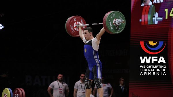 Гор Саакян, член мужской сборной Армении и двукратный чемпион Европы, завоевал серебряную медаль на чемпионате Европы в Батуми (21 апреля 2026). Грузия - Sputnik Армения