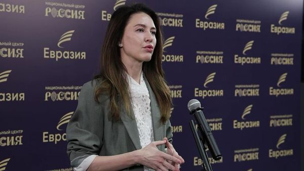 Депутат Госдумы, председатель Совета АНО Евразия Алена Аршинова о традиционных ценностях и помощи переселенцам из Нагорного Карабаха - Sputnik Армения