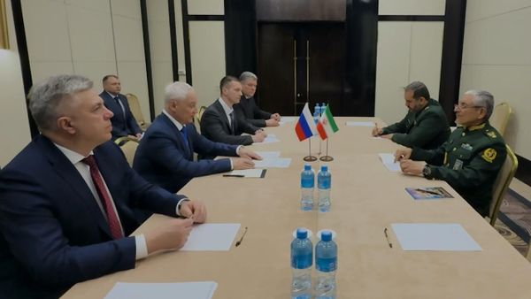 Двусторонняя встреча Министра обороны РФ Белоусова с представителем военного руководства Ирана Талаи-Ник Резой - Sputnik Армения